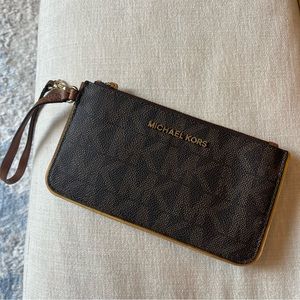 Michael Kors wristlet